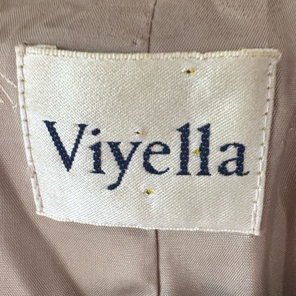 Viyella size L Wool/Cashmere Women's Tan Blazer/jacket, gold hardware Button - Picture 3 of 9
